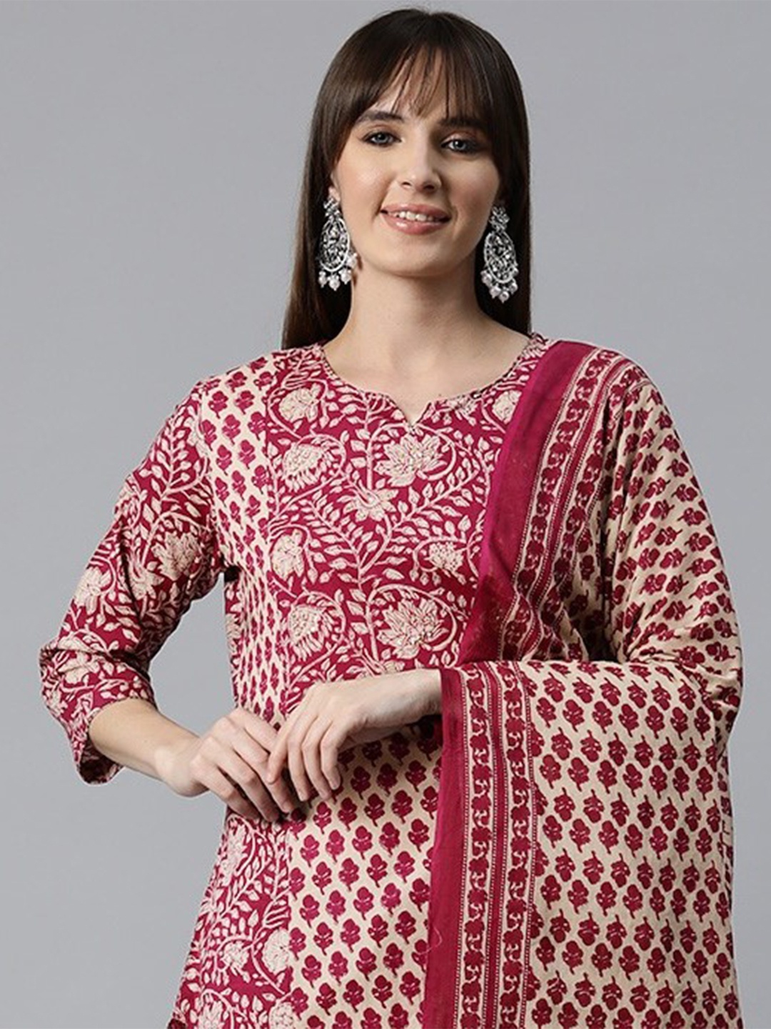 Readiprint Women Pink Floral Printed Regular Pure Cotton Kurta with Trousers & With Dupatta
Readiprint Women Pink Floral Printed Regular Pure Cotton Kurta with Trousers & With Dupatta