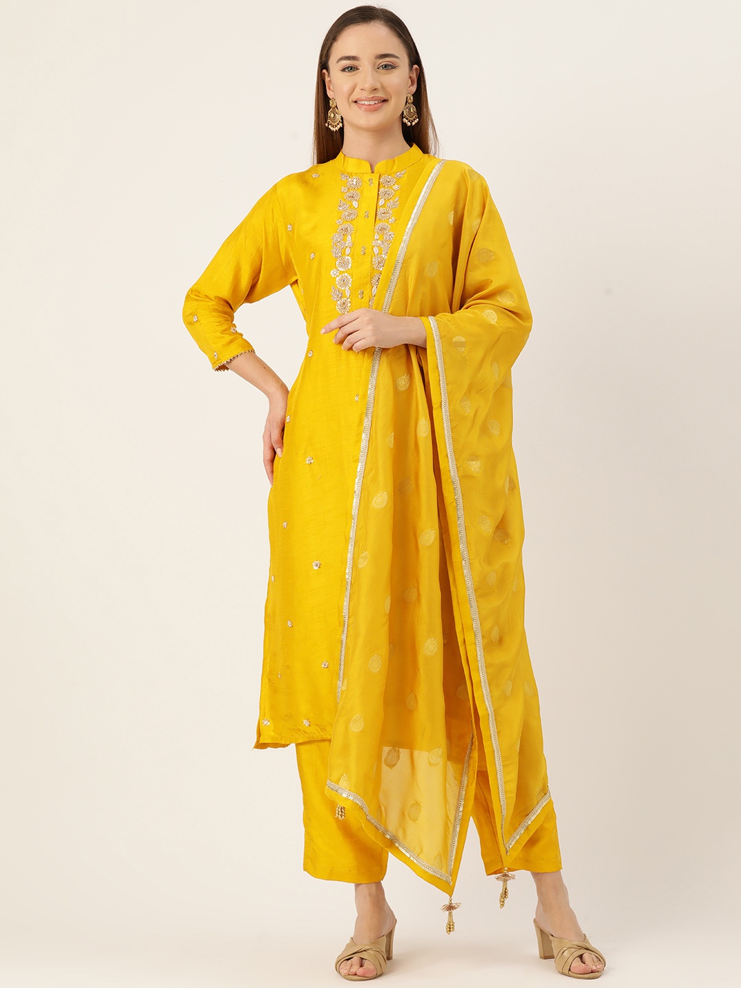 Simaaya Women Floral Embroidered Regular Sequinned Pure Silk Kurta with Trousers & Dupatta, Yellow
Simaaya Women Floral Embroidered Regular Sequinned Pure Silk Kurta with Trousers & Dupatta, Yellow