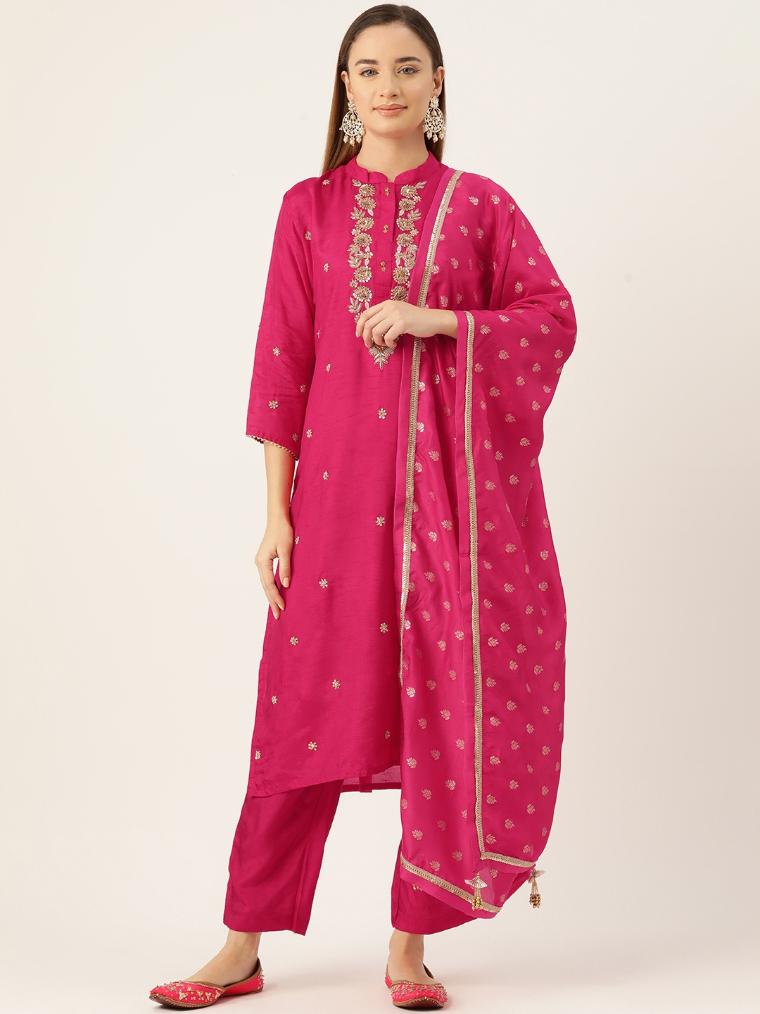 Simaaya Women Floral Embroidered Regular Sequinned Pure Silk Kurta with Trousers & Dupatta, Pink
Simaaya Women Floral Embroidered Regular Sequinned Pure Silk Kurta with Trousers & Dupatta, Pink