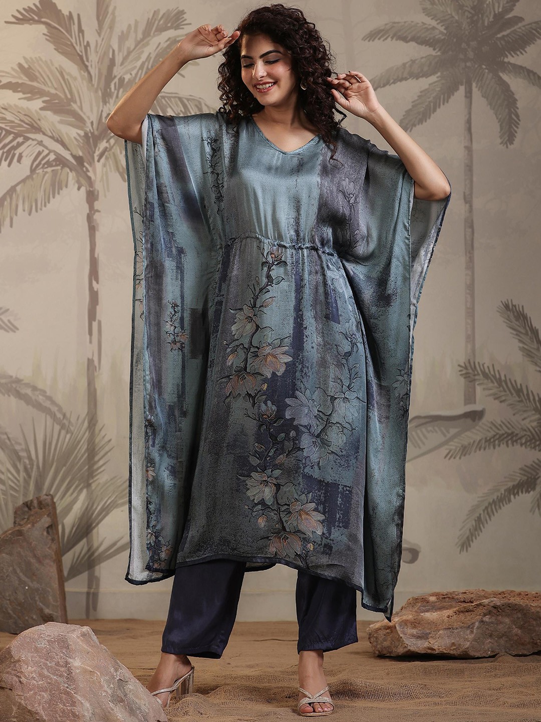 SCAKHI Floral Printed V-Neck Three-Quarter Sleeves Satin Kaftan Top With Trouser, Blue
SCAKHI Floral Printed V-Neck Three-Quarter Sleeves Satin Kaftan Top With Trouser, Blue