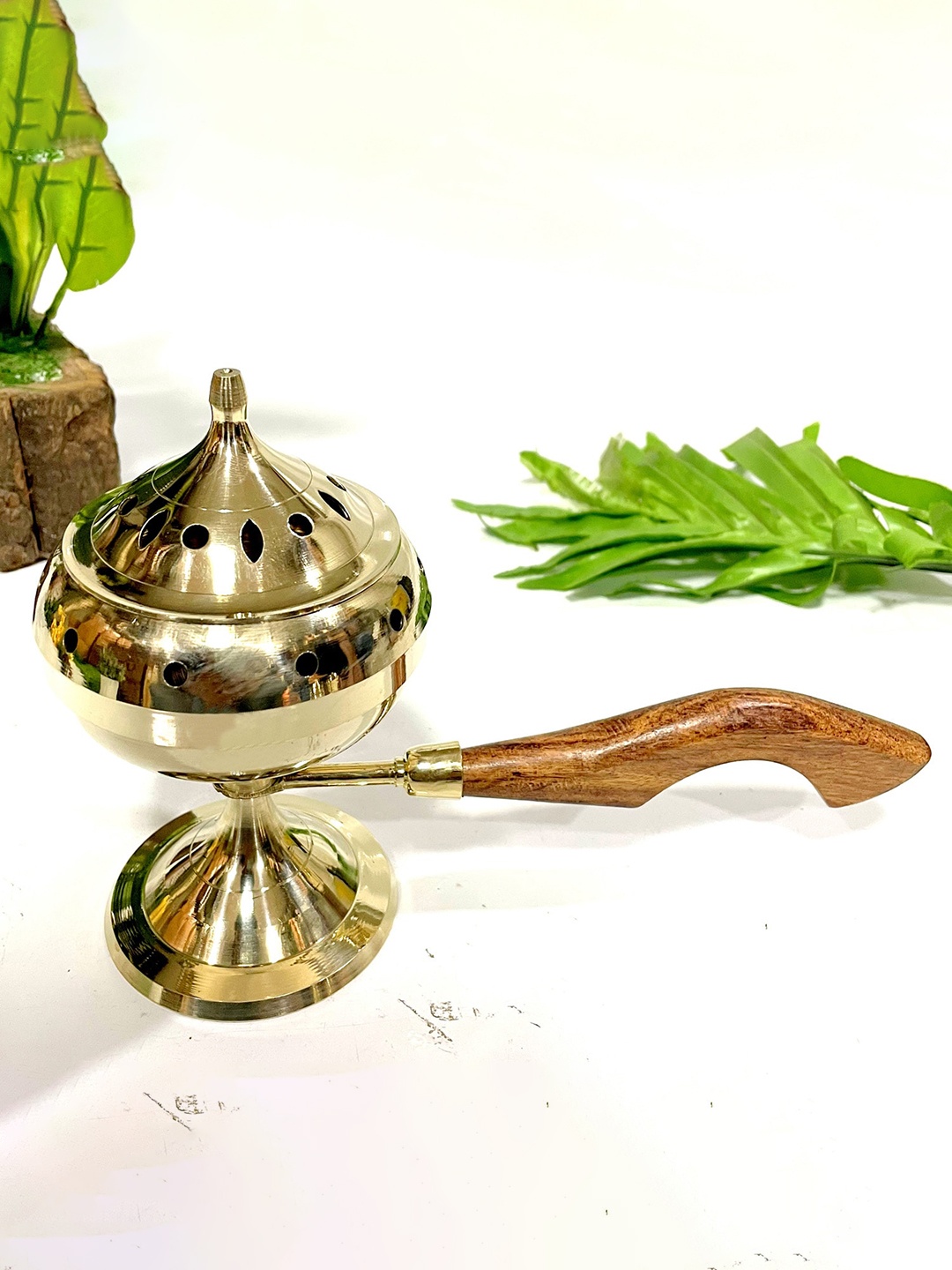 DSH Crafting Your Curiosity Gold Toned & Brown Brass Doop Dani with Wooden Handle
DSH Crafting Your Curiosity Gold Toned & Brown Brass Doop Dani with Wooden Handle