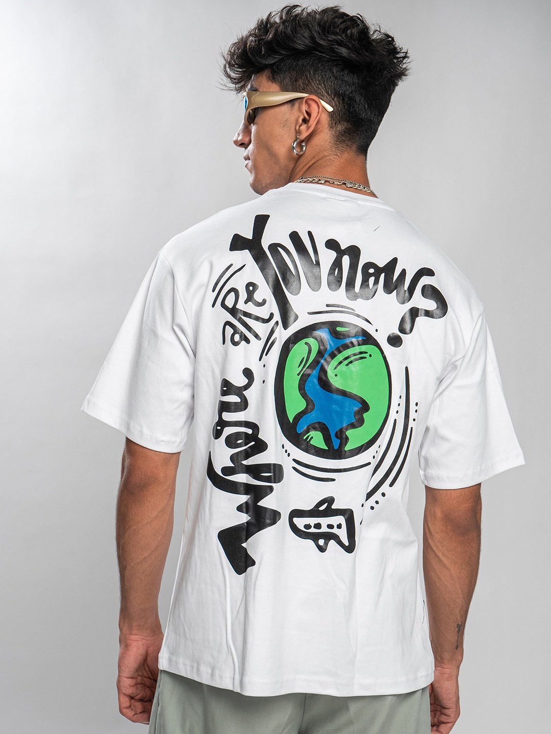 Main Character India Typography Printed Drop-Shoulder Sleeves Oversized Cotton T-shirt, White
Main Character India Typography Printed Drop-Shoulder Sleeves Oversized Cotton T-shirt, White