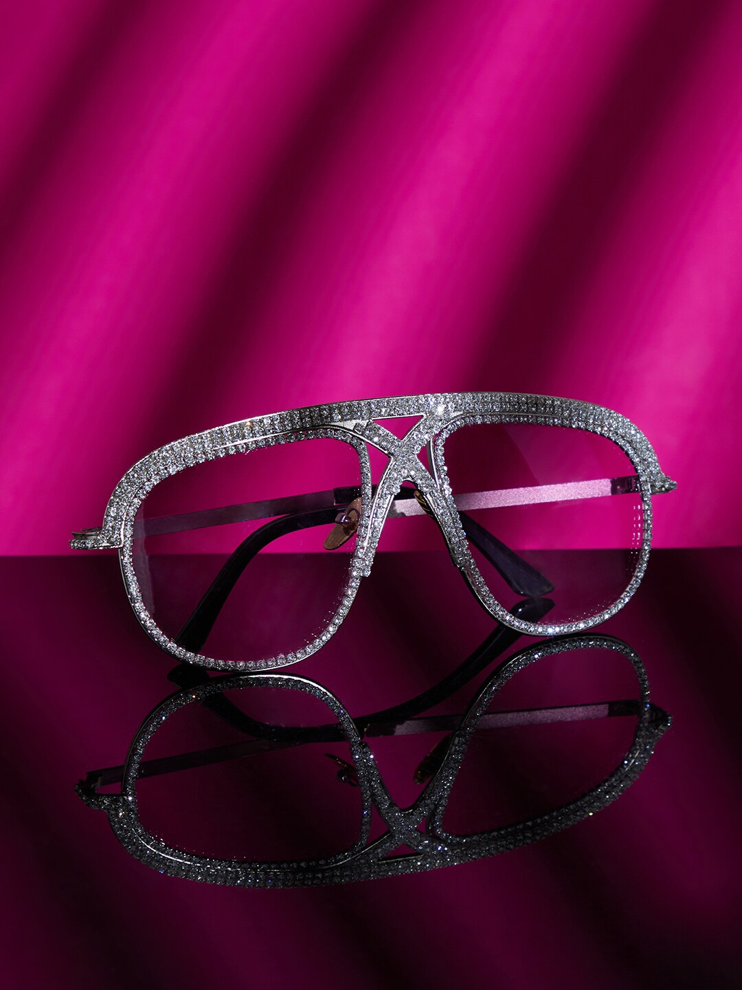 HAUTE SAUCE by Campus Sutra Women Oversized Sunglasses with UV Protected Lens Sunglasses, Silver
HAUTE SAUCE by Campus Sutra Women Oversized Sunglasses with UV Protected Lens Sunglasses, Silver