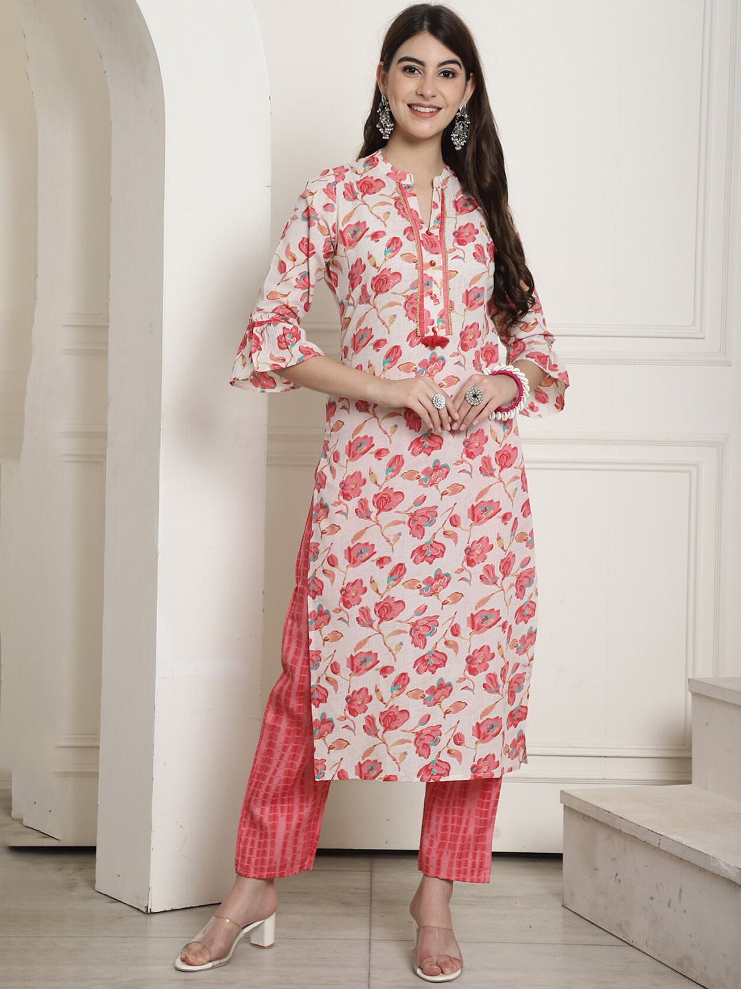 Rajnandini Floral Printed Mandarin Collar Regular Jute Cotton Kurta With Trousers, Pink
Rajnandini Floral Printed Mandarin Collar Regular Jute Cotton Kurta With Trousers, Pink