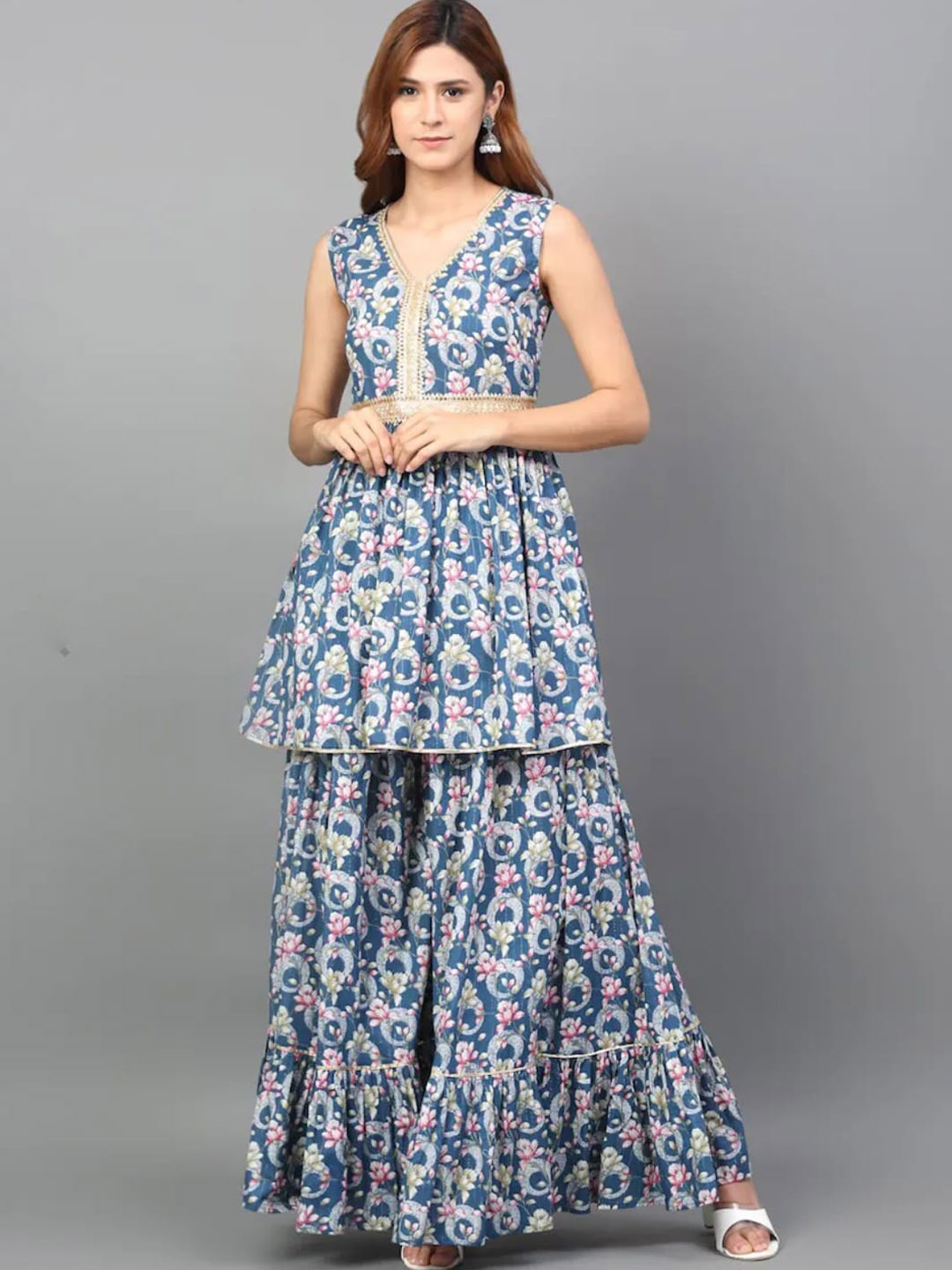 KALINI Floral Printed Empire Sleeveless Zari Pure Cotton Anarkali Kurta with Sharara, Blue
KALINI Floral Printed Empire Sleeveless Zari Pure Cotton Anarkali Kurta with Sharara, Blue