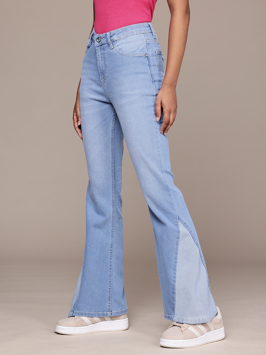 The Roadster Life Co. Women Skinny Flared Fit Low Distress Light Fade Stretchable Jeans, Blue
The Roadster Life Co. Women Skinny Flared Fit Low Distress Light Fade Stretchable Jeans, Blue