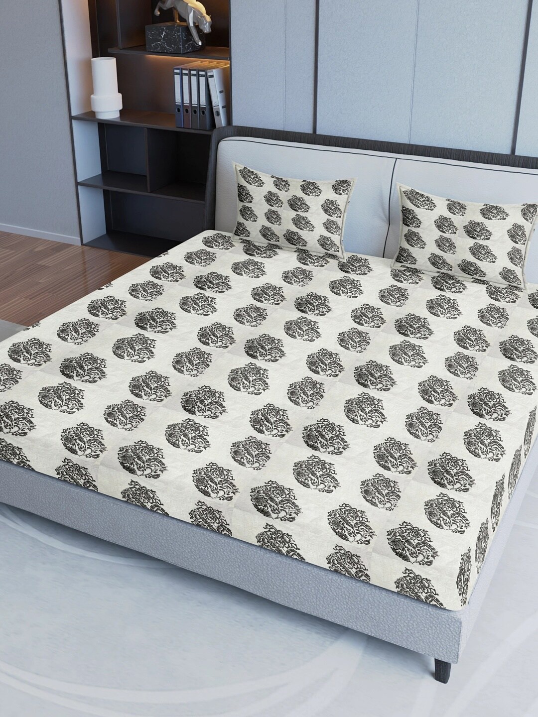 Aura Off White & Black Ethnic Motifs Pure Cotton 200 TC King Bedsheet with 2 Pillow Covers
Aura Off White & Black Ethnic Motifs Pure Cotton 200 TC King Bedsheet with 2 Pillow Covers