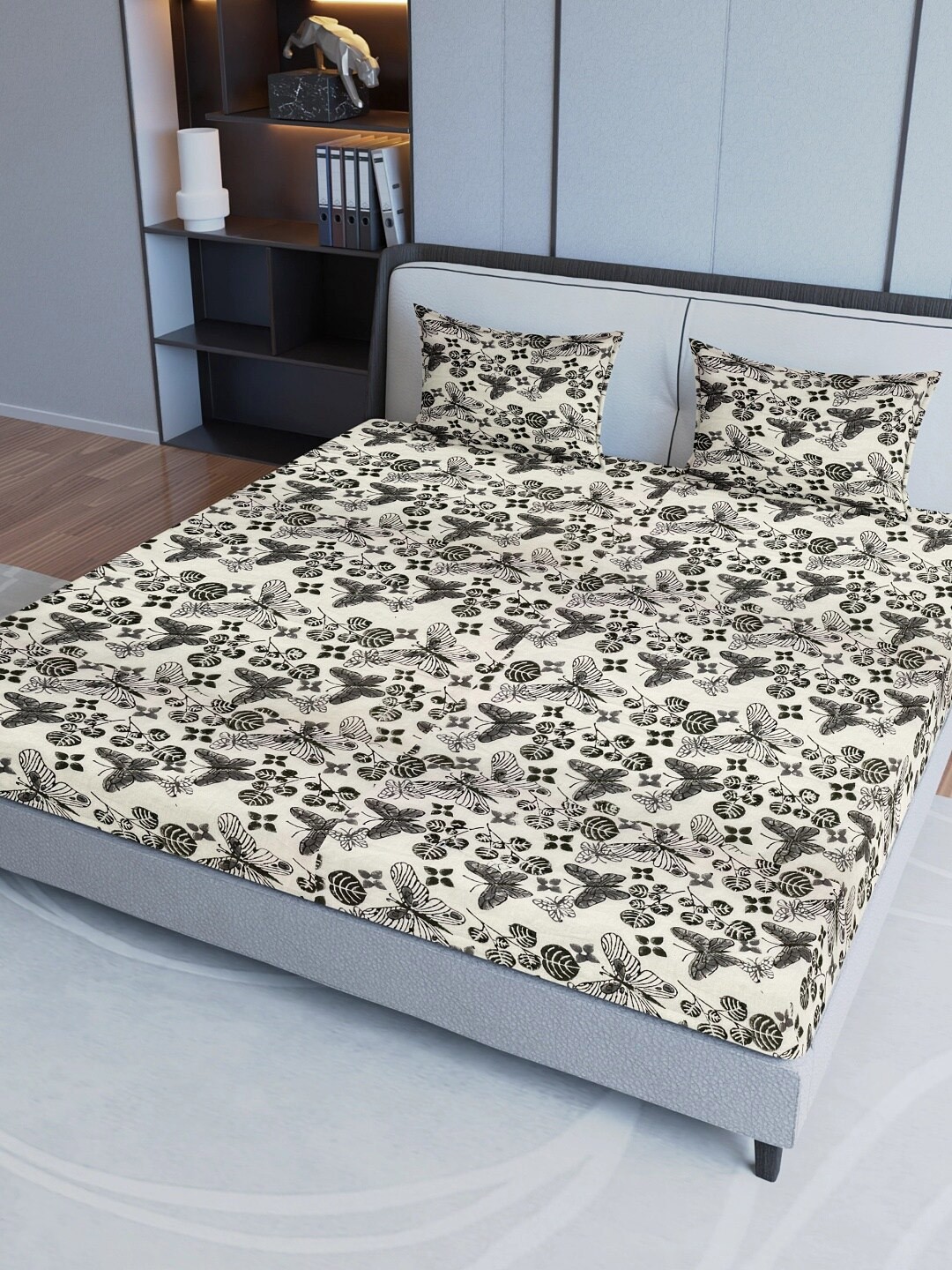 Aura Beige & Grey Ethnic Motifs Pure Cotton 200 TC King Bedsheet with 2 Pillow Covers
Aura Beige & Grey Ethnic Motifs Pure Cotton 200 TC King Bedsheet with 2 Pillow Covers