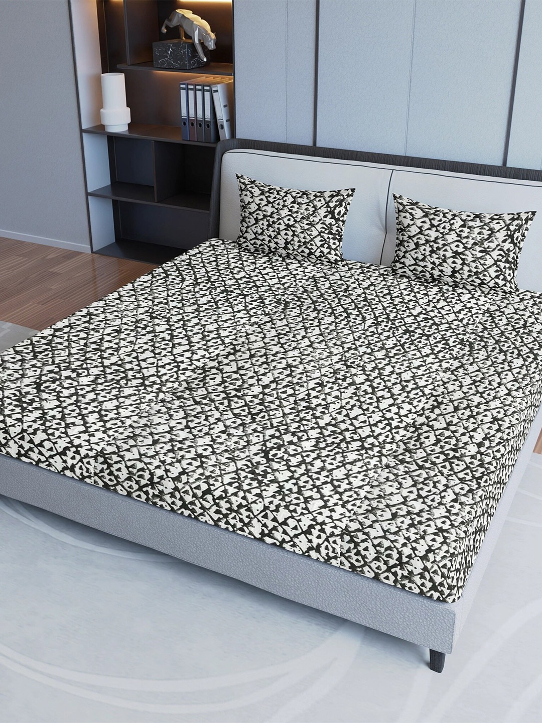 Aura Grey & Green Ethnic Motifs Cotton Fitted 200 TC Queen Bedsheet with 2 Pillow Covers
Aura Grey & Green Ethnic Motifs Cotton Fitted 200 TC Queen Bedsheet with 2 Pillow Covers