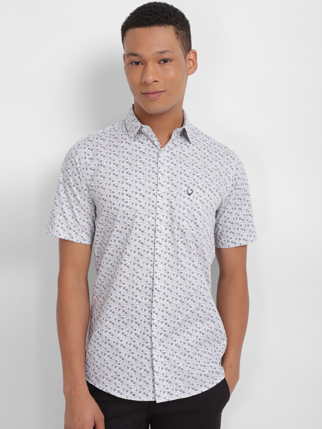 Allen Solly Slim Fit Micro Ditsy Printed Spread Collar Short Sleeves Cotton Casual Shirt, White
Allen Solly Slim Fit Micro Ditsy Printed Spread Collar Short Sleeves Cotton Casual Shirt, White