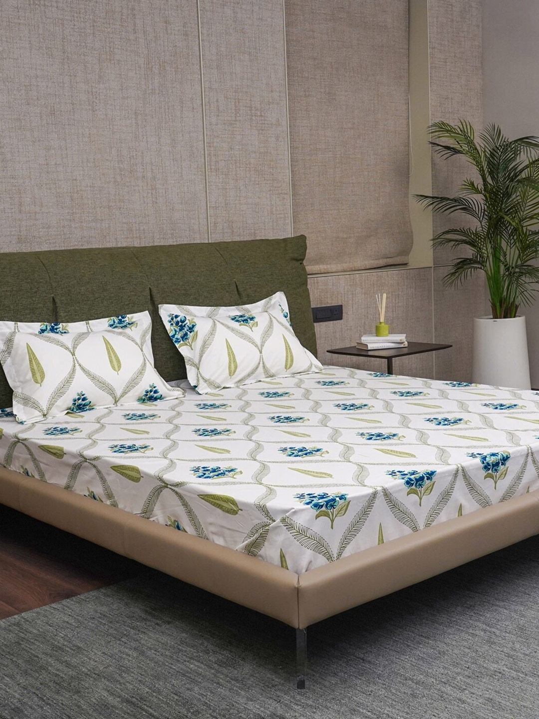 URBAN SPACE Blue & White Floral Printed Cotton 200 TC King Bedsheet With 2 Pillow Covers
URBAN SPACE Blue & White Floral Printed Cotton 200 TC King Bedsheet With 2 Pillow Covers