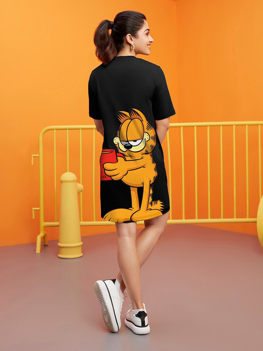 Bewakoof Heavy Duty 1.0 Women Garfield Graphic Printed Oversized T-Shirt Dress, Black
Bewakoof Heavy Duty 1.0 Women Garfield Graphic Printed Oversized T-Shirt Dress, Black