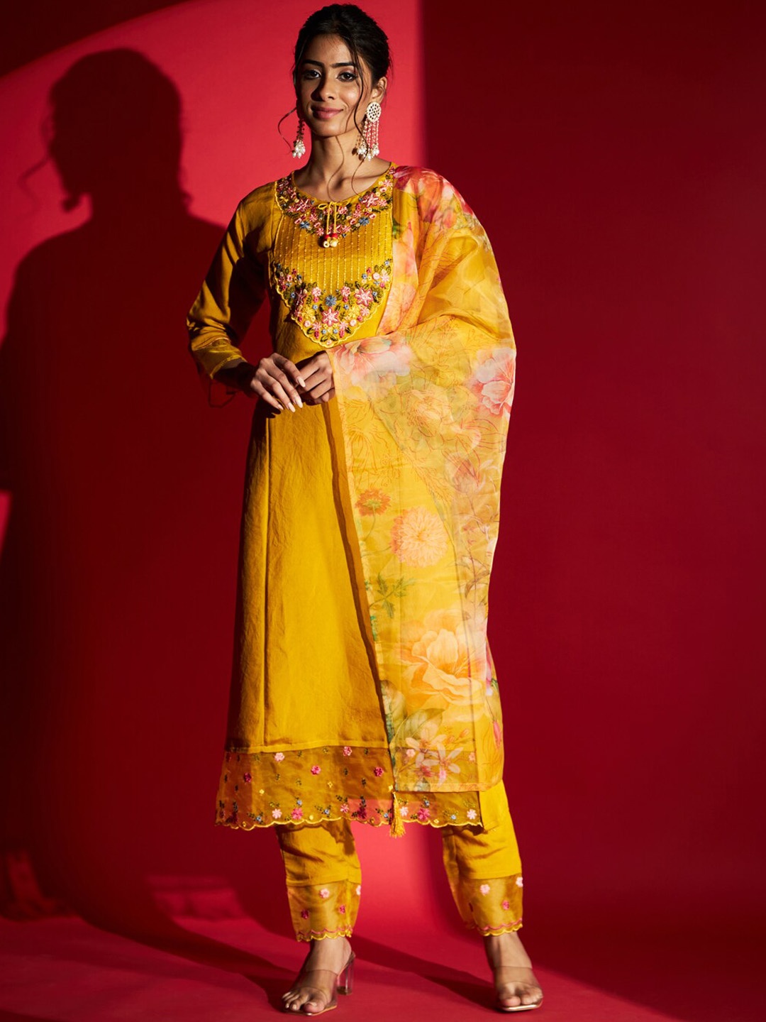 Navlik Floral Yoke Designed Regular Chanderi Silk Kurta With Trousers & Dupatta, Yellow
Navlik Floral Yoke Designed Regular Chanderi Silk Kurta With Trousers & Dupatta, Yellow