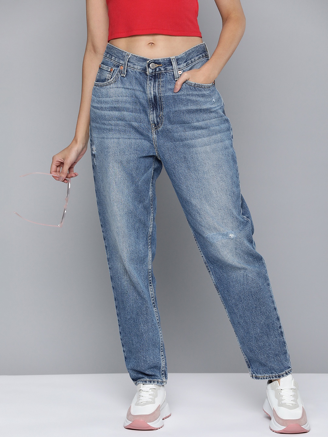 Levis Women Pure Cotton 80s Mom Low Distress High Rise Heavy Fade Jeans, Blue
Levis Women Pure Cotton 80s Mom Low Distress High Rise Heavy Fade Jeans, Blue