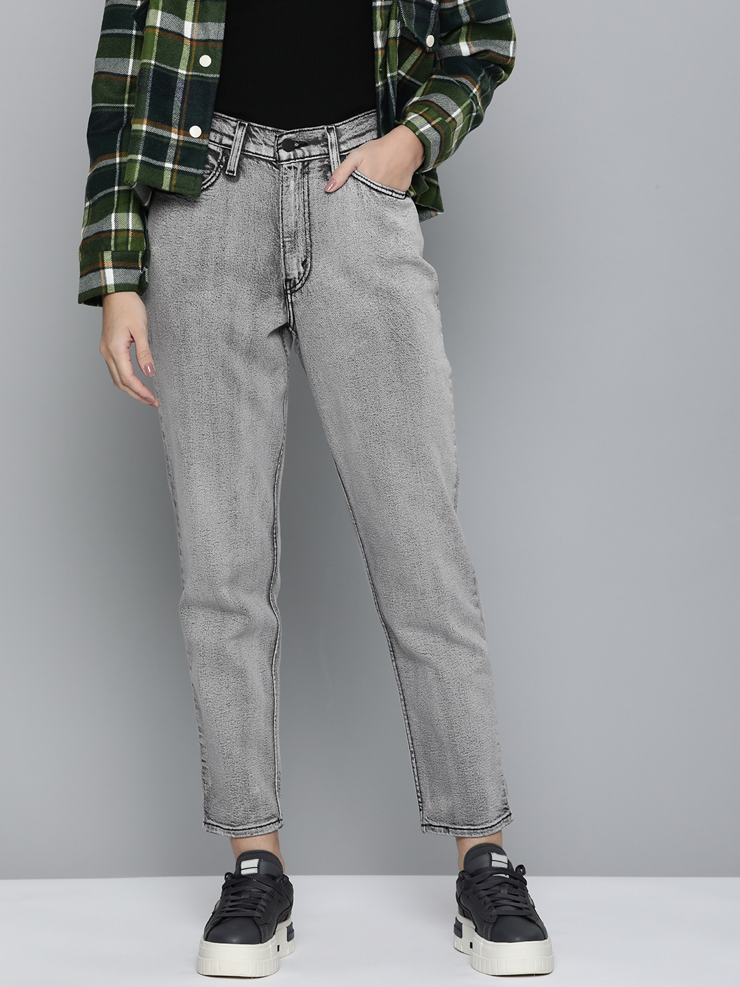 Levis Women High Rise 80s New Mom Loose Fit High-Rise Heavy Fade Stretchable Jeans, Grey
Levis Women High Rise 80s New Mom Loose Fit High-Rise Heavy Fade Stretchable Jeans, Grey