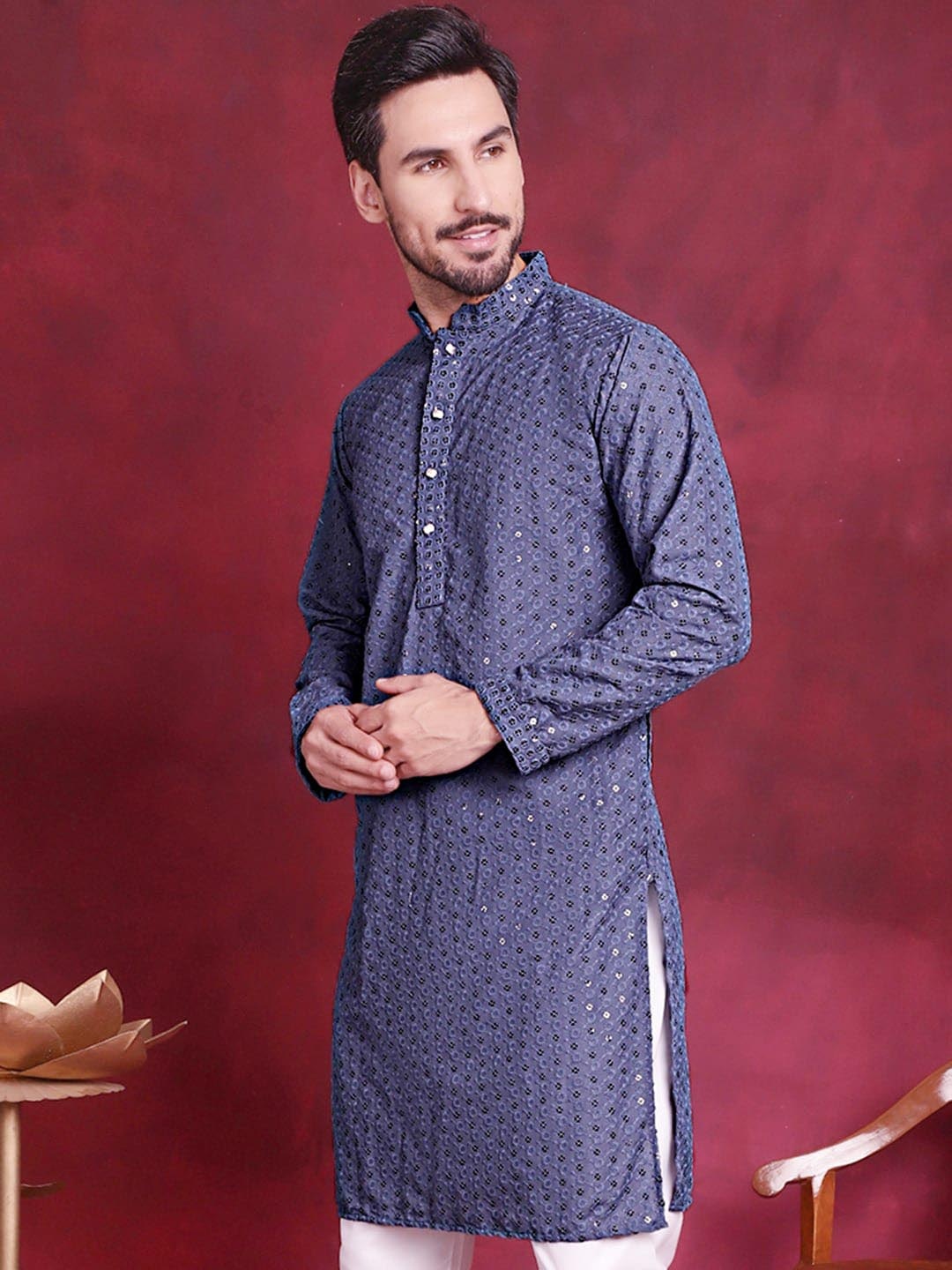 Jompers Floral Embroidered Mandarin Collar Sequinned Pure Cotton Straight Kurta, Grey
Jompers Floral Embroidered Mandarin Collar Sequinned Pure Cotton Straight Kurta, Grey