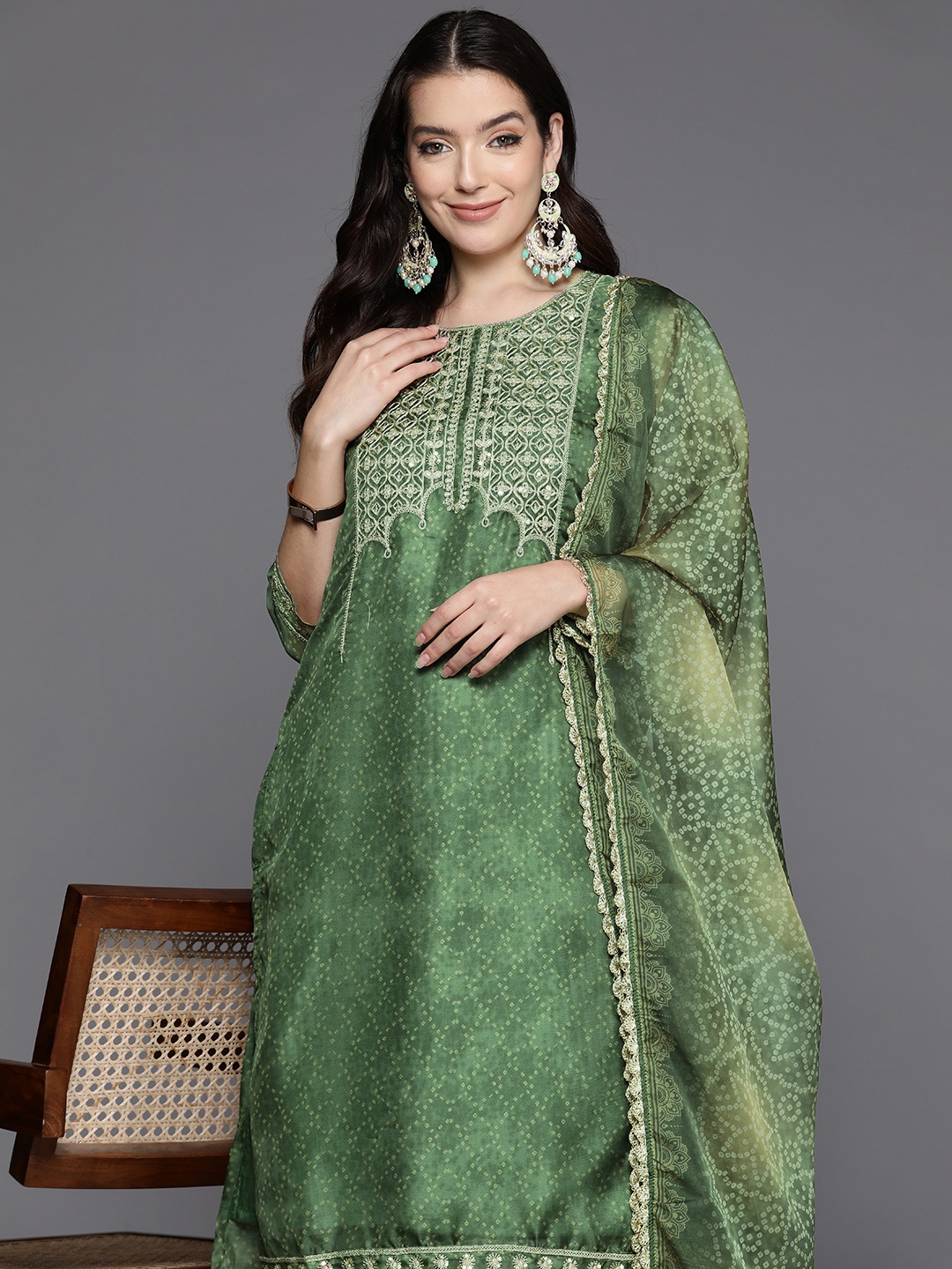 Indo Era Women Bandhani Embroidered Regular Sequinned Kurta with Trousers & With Dupatta, Green
Indo Era Women Bandhani Embroidered Regular Sequinned Kurta with Trousers & With Dupatta, Green