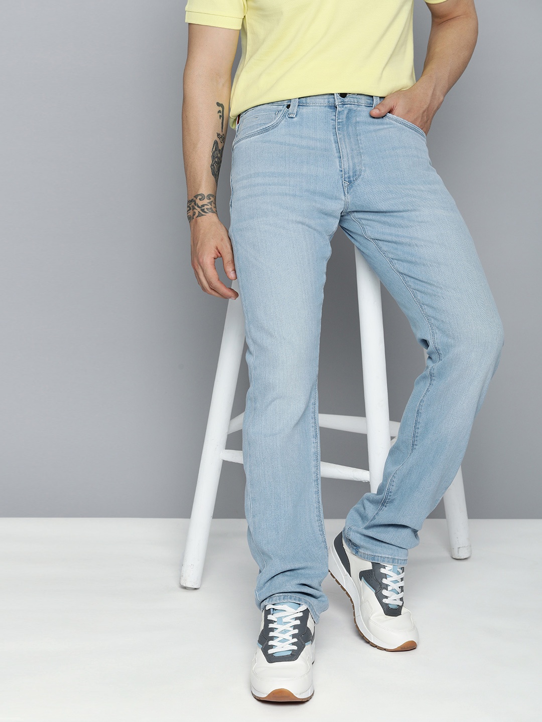 Levis Men Mid Rise Slim Straight Fit Light Fade Stretchable Jeans, Blue
Levis Men Mid Rise Slim Straight Fit Light Fade Stretchable Jeans, Blue