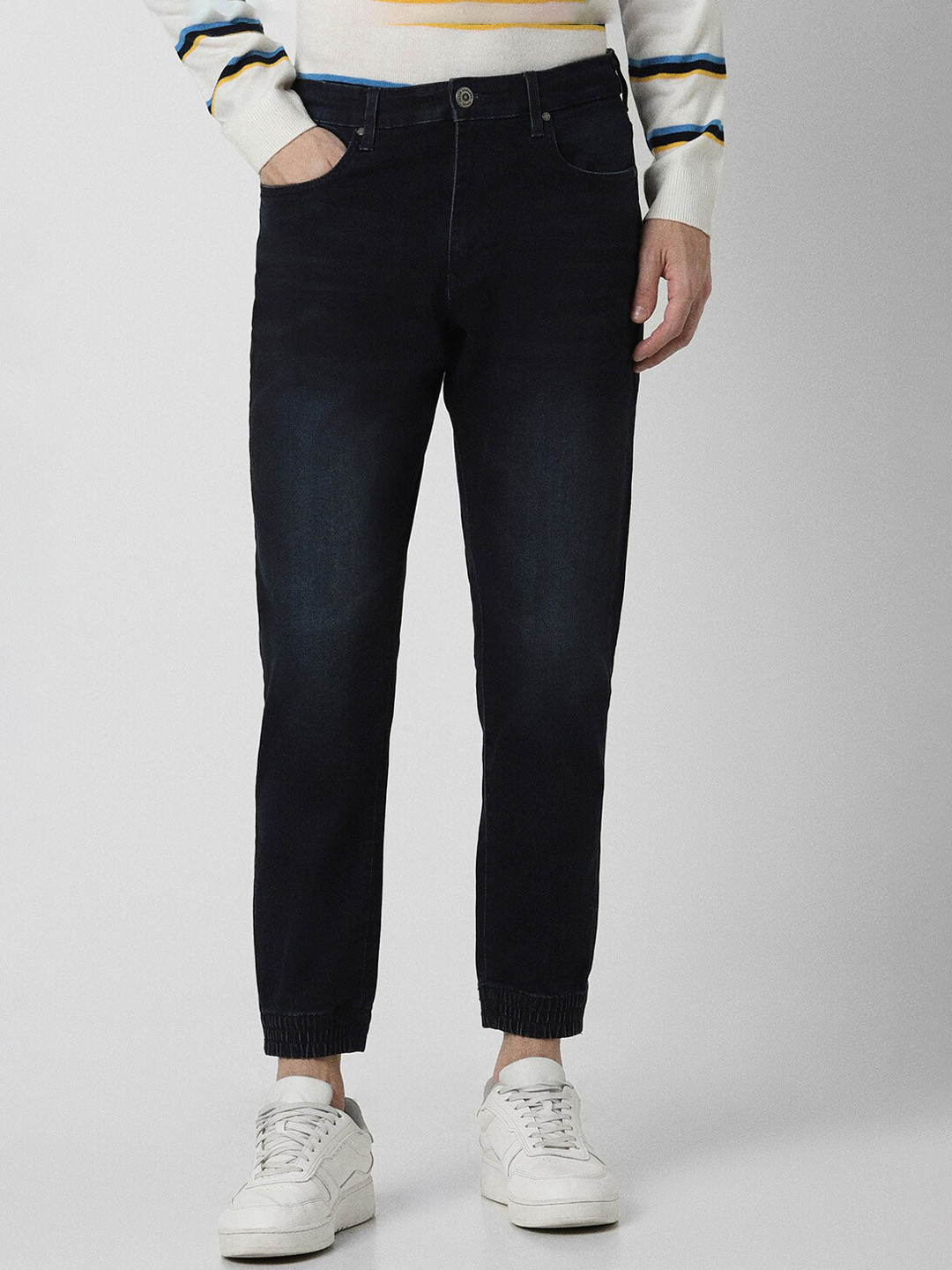 Peter England Casuals Men Mid-Rise Light Fade Clean Look Stretchable Jeans, Navy blue
Peter England Casuals Men Mid-Rise Light Fade Clean Look Stretchable Jeans, Navy blue