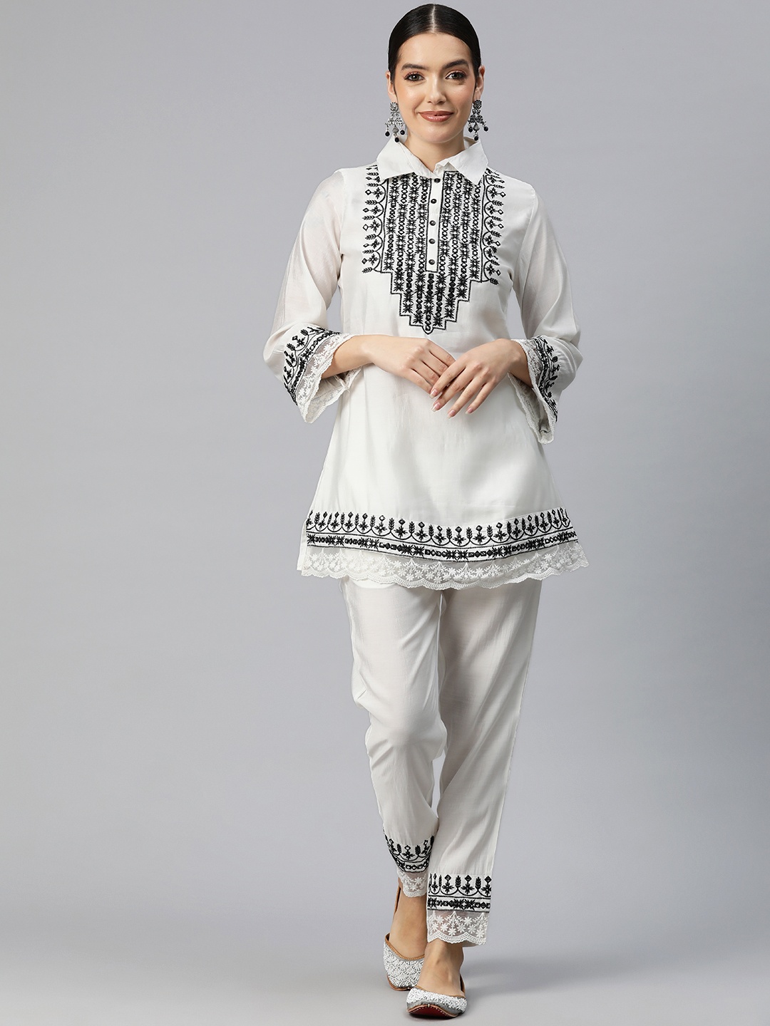Readiprint Fashions Ethnic Motifs Embroidered Mirror Work Pure Silk Co-Ords, White
Readiprint Fashions Ethnic Motifs Embroidered Mirror Work Pure Silk Co-Ords, White