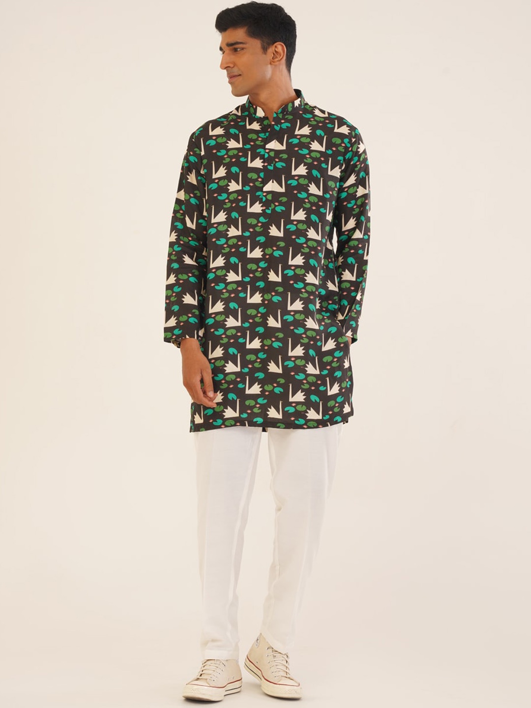 KALPRAAG Geometric Printed Mandarin Collar Regular Georgette Kurta with Trousers, Green
KALPRAAG Geometric Printed Mandarin Collar Regular Georgette Kurta with Trousers, Green