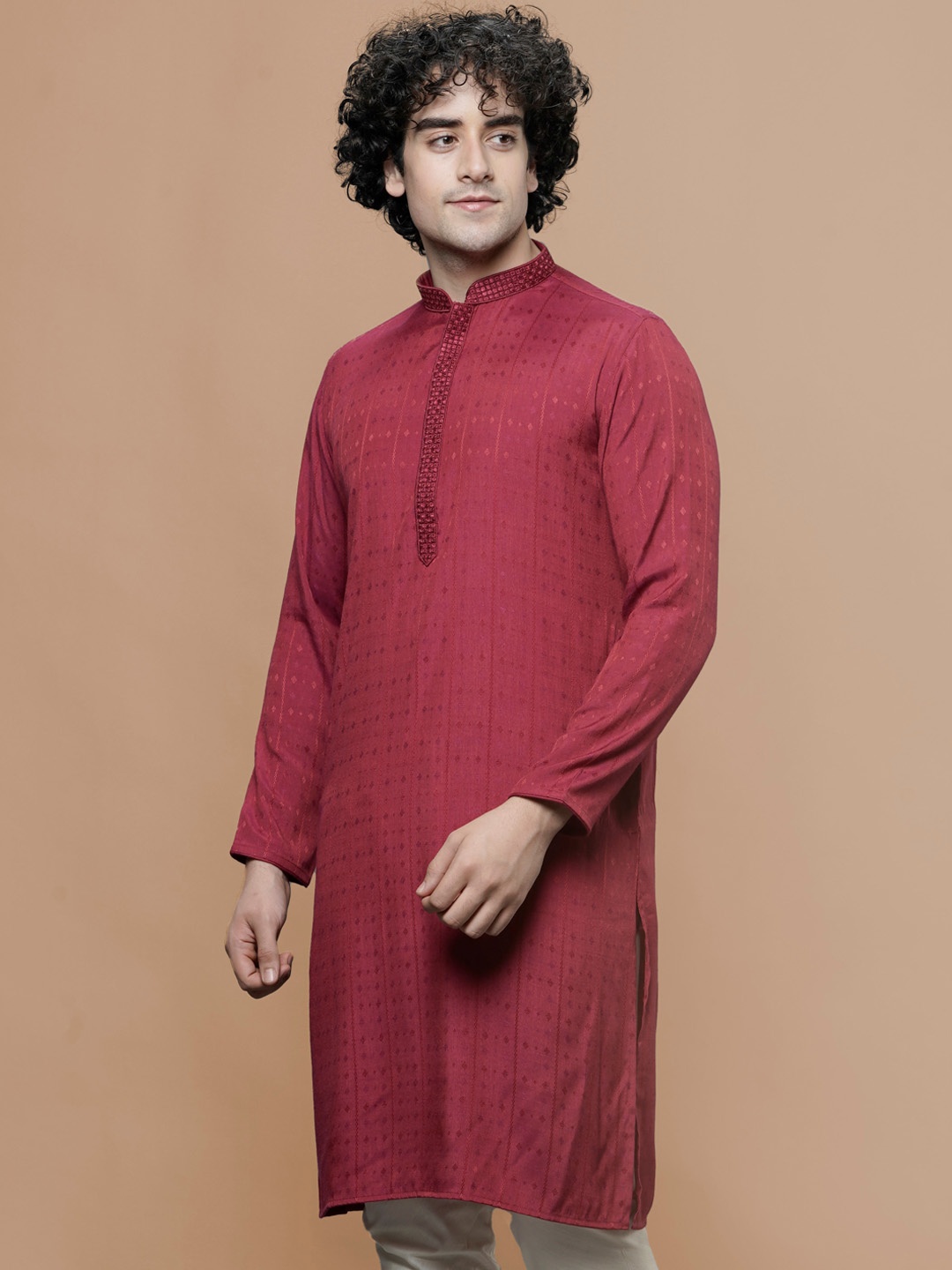 MAAHI FABS Ethnic Motifs Woven Designed Mandarin Collar Cotton Straight Regular Kurta, Maroon
MAAHI FABS Ethnic Motifs Woven Designed Mandarin Collar Cotton Straight Regular Kurta, Maroon