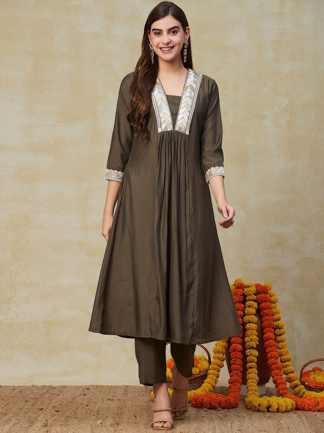 FASHOR Grey Square Neck Three-Quarter Sleeves A-Line Pleated Sequinned Kurta With Trouser
FASHOR Grey Square Neck Three-Quarter Sleeves A-Line Pleated Sequinned Kurta With Trouser