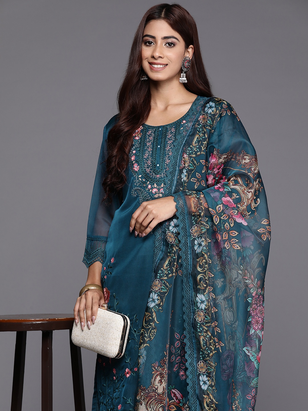 Indo Era Women Floral Embroidered Regular Thread Work Kurta with Trousers & With Dupatta, Teal
Indo Era Women Floral Embroidered Regular Thread Work Kurta with Trousers & With Dupatta, Teal