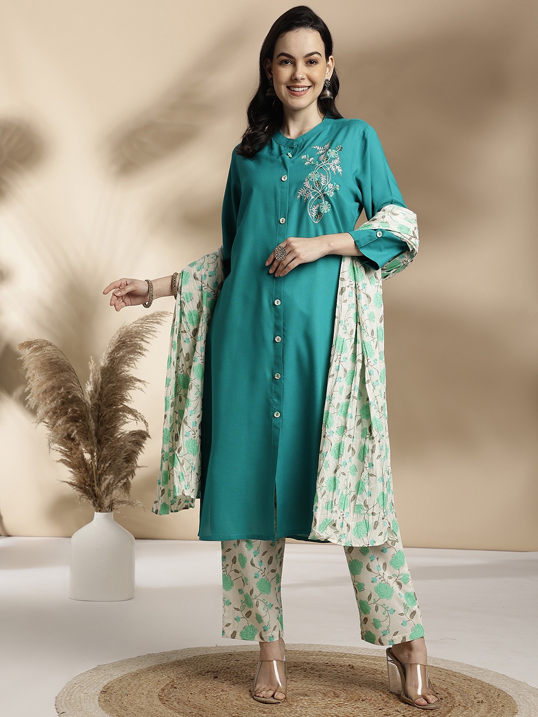 Anouk Women Floral Embroidered Regular Pure Cotton Kurta with Trousers & With Dupatta, Green
Anouk Women Floral Embroidered Regular Pure Cotton Kurta with Trousers & With Dupatta, Green