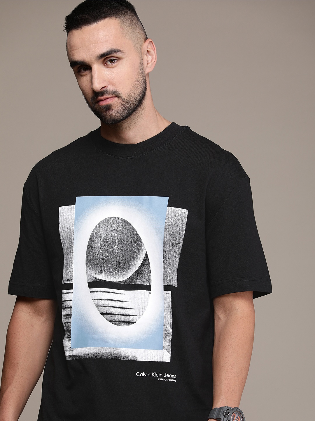 Calvin Klein Jeans Printed Drop-Shoulder Sleeves Pure Cotton Relaxed Fit T-shirt, Black
Calvin Klein Jeans Printed Drop-Shoulder Sleeves Pure Cotton Relaxed Fit T-shirt, Black