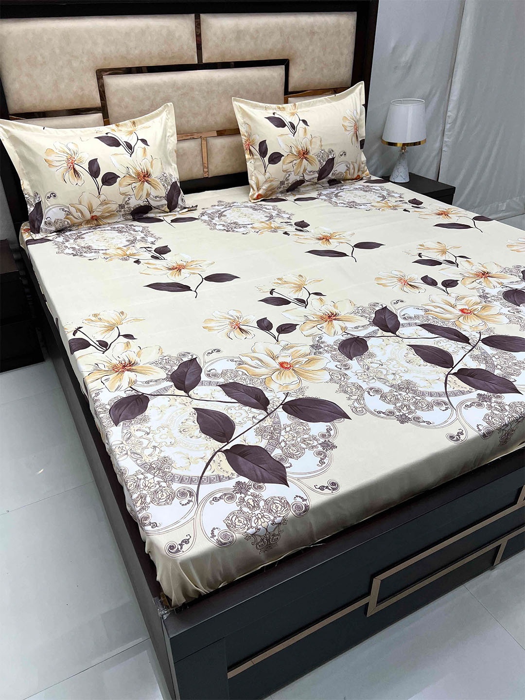 Pure Decor Castle Cream & Orange Floral Fitted 186 TC King Bedsheet with 2 Pillow Covers
Pure Decor Castle Cream & Orange Floral Fitted 186 TC King Bedsheet with 2 Pillow Covers