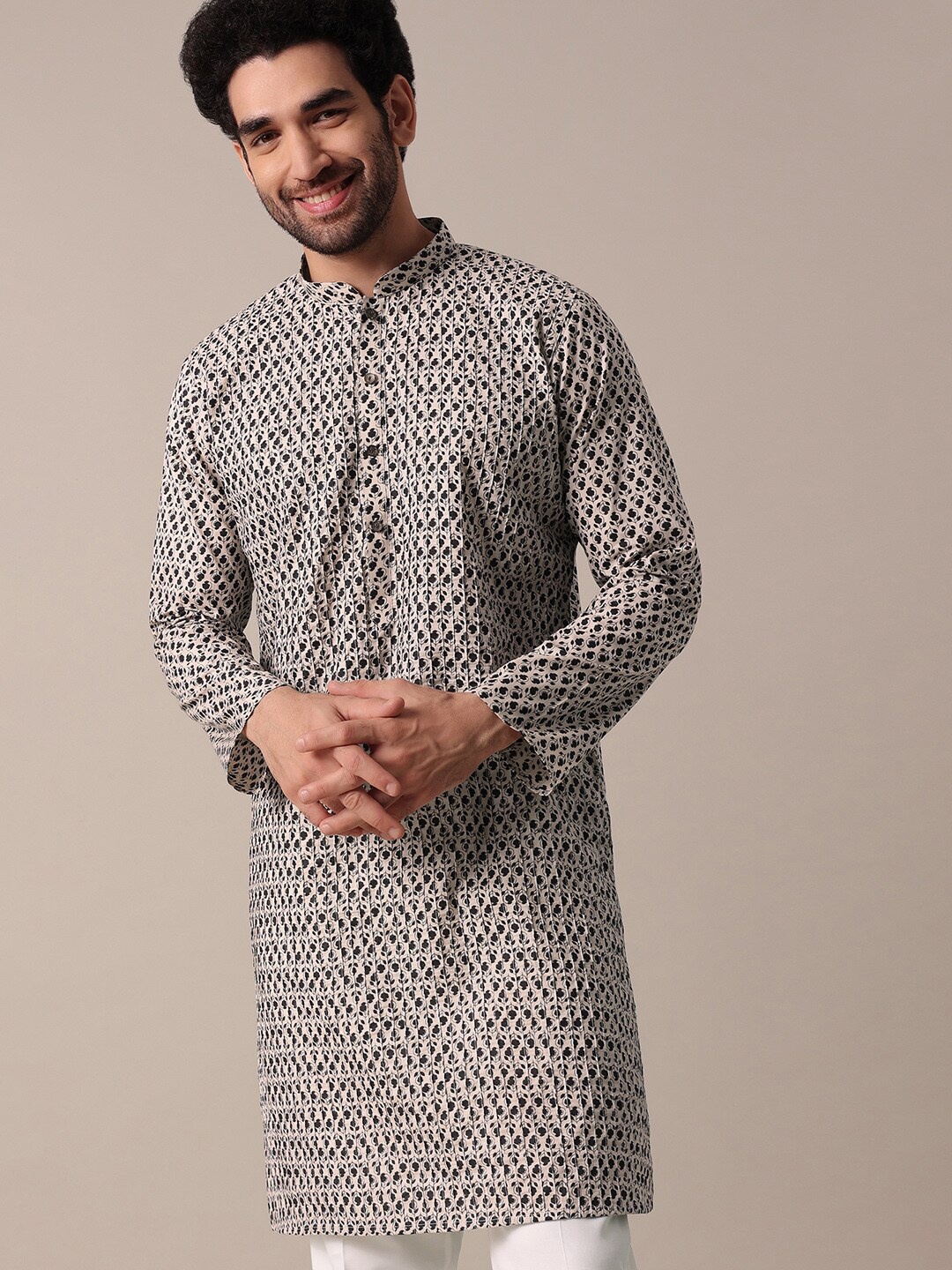 KALKI Fashion Ethnic Motifs Printed Mandarin Collar Straight Kurta With Trouser, Black
KALKI Fashion Ethnic Motifs Printed Mandarin Collar Straight Kurta With Trouser, Black