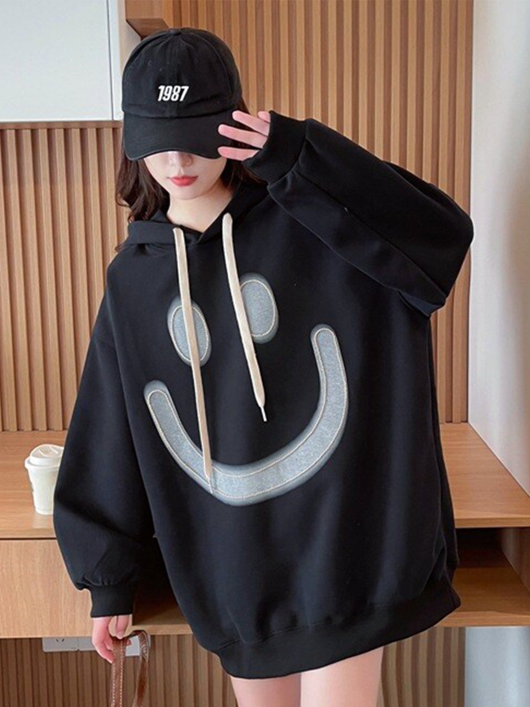 StyleCast Black Graphic Printed Hooded Drop-Shoulder Sleeves Cotton Longline Sweatshirt
StyleCast Black Graphic Printed Hooded Drop-Shoulder Sleeves Cotton Longline Sweatshirt