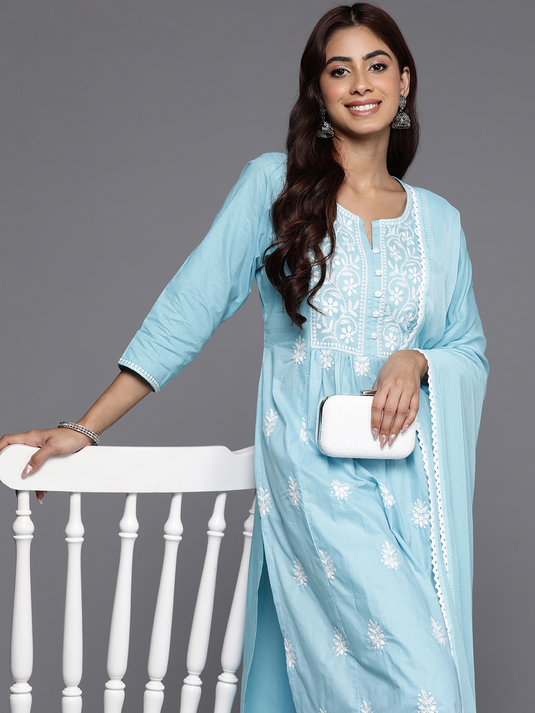 Varanga Women Floral Embroidered Pure Cotton Kurta with Trousers & With Dupatta, Blue
Varanga Women Floral Embroidered Pure Cotton Kurta with Trousers & With Dupatta, Blue