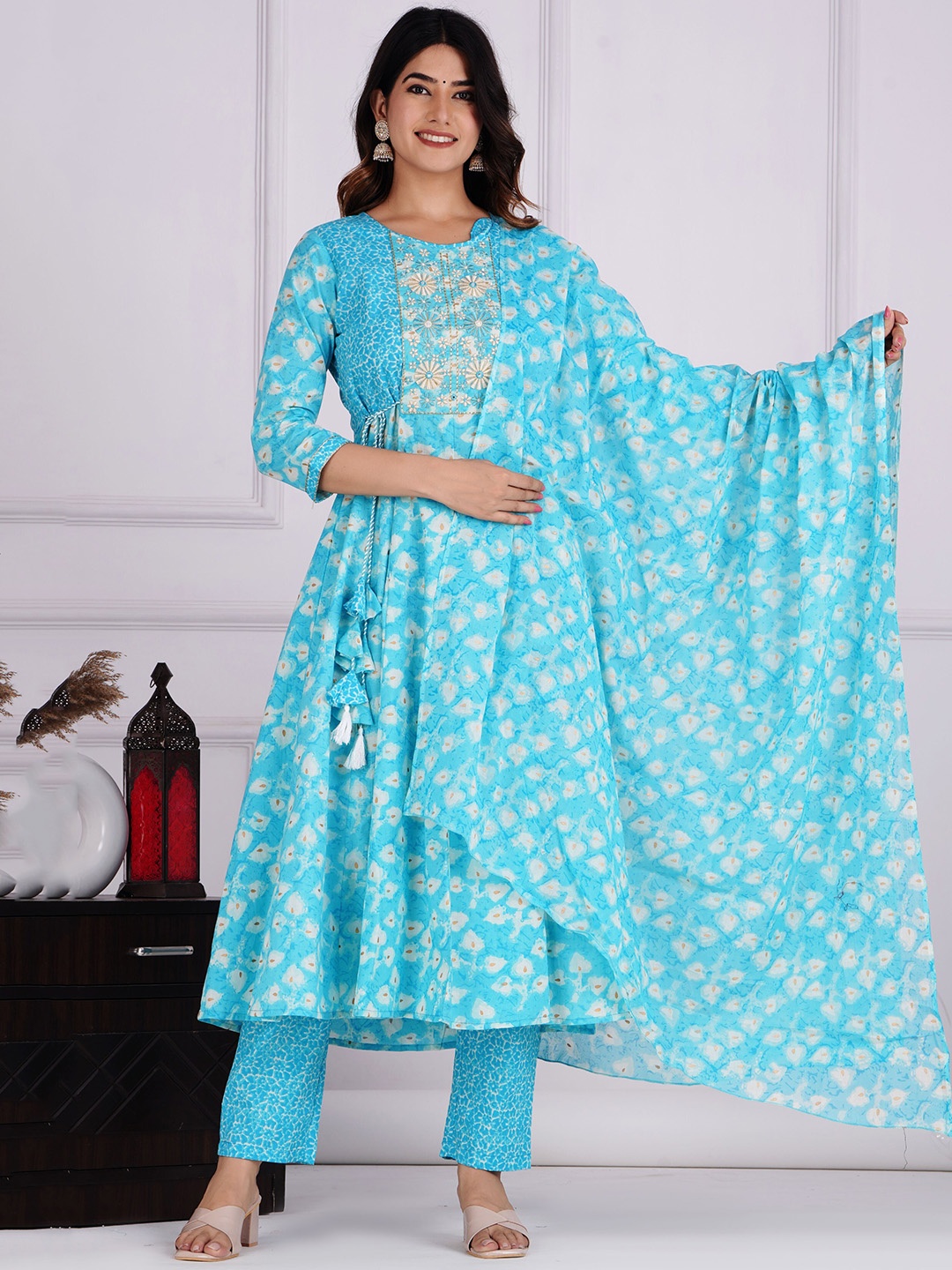 DHROOV TARA Floral Printed Thread Work Anarkali Pure Cotton Kurta with Trousers & Dupatta, Blue
DHROOV TARA Floral Printed Thread Work Anarkali Pure Cotton Kurta with Trousers & Dupatta, Blue