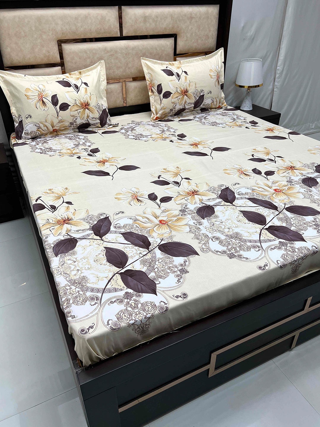 Pure Decor Cream & Black Floral Printed 164 TC Fitted King Bedsheet with 2 Pillow Covers
Pure Decor Cream & Black Floral Printed 164 TC Fitted King Bedsheet with 2 Pillow Covers