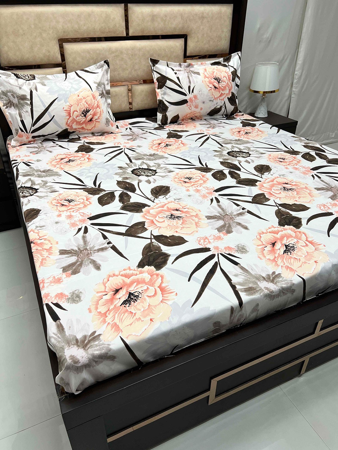 Pure Decor White & Peach Floral Printed 164 TC Fitted King Bedsheet with 2 Pillow Covers