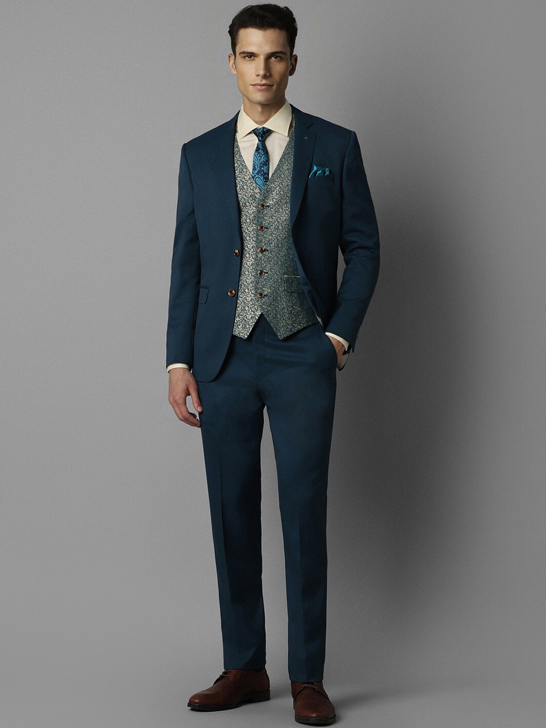 Louis Philippe Notched Lapel Long Sleeves Single-Breasted Slim-Fit Three-Piece Suit, Navy blue
Louis Philippe Notched Lapel Long Sleeves Single-Breasted Slim-Fit Three-Piece Suit, Navy blue