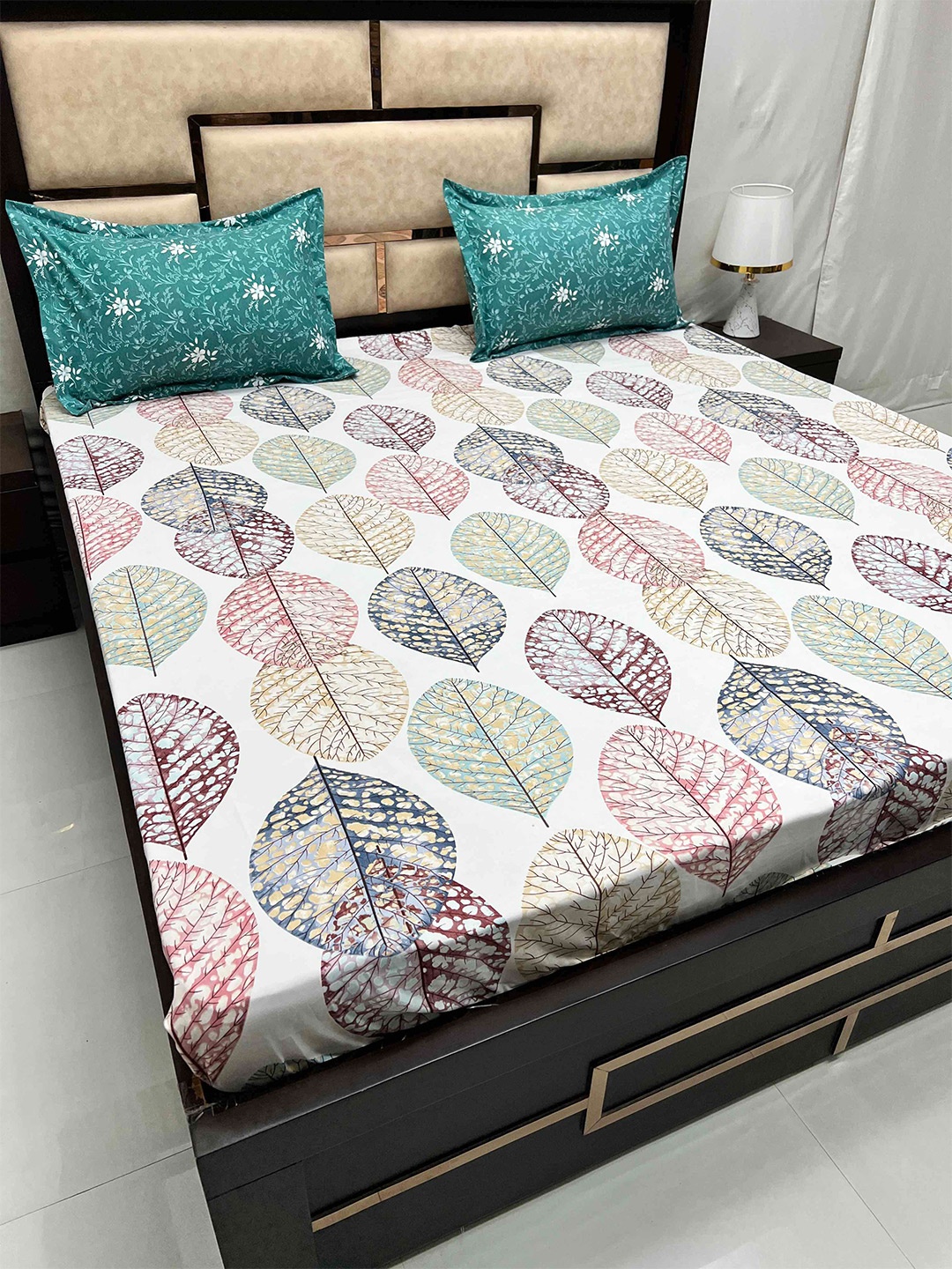 Pure Decor King Size Double Bed Bedsheet With 2 Pillow Covers 108in X 108in,274cm X 274cms, White
Pure Decor King Size Double Bed Bedsheet With 2 Pillow Covers 108in X 108in,274cm X 274cms, White