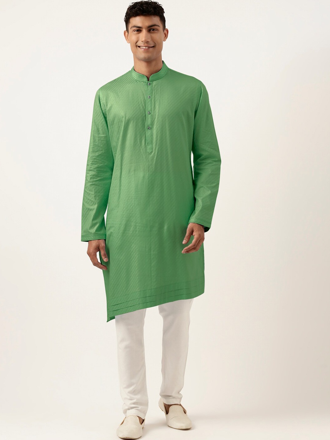 TheEthnic.Co Woven Designed Mandarin Collar Regular Pure Cotton Kurta With Pyjamas, Green
TheEthnic.Co Woven Designed Mandarin Collar Regular Pure Cotton Kurta With Pyjamas, Green
