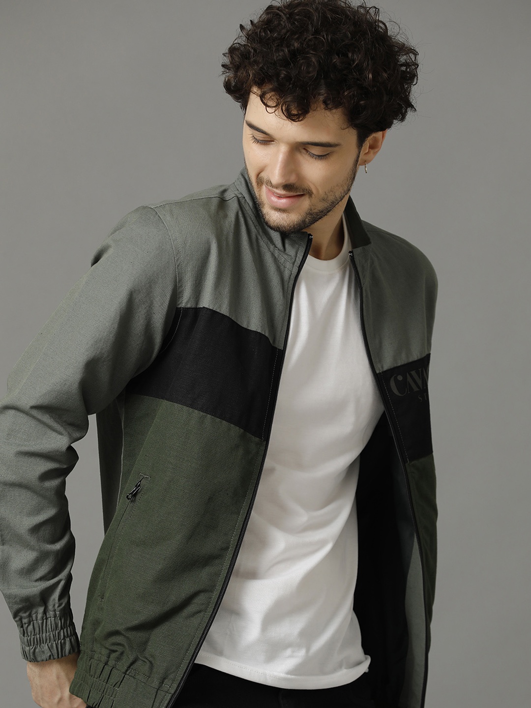 CAVALLO by Linen Club Mock Collar Lightweight Antimicrobial Cotton Bomber Jacket, Green
CAVALLO by Linen Club Mock Collar Lightweight Antimicrobial Cotton Bomber Jacket, Green
