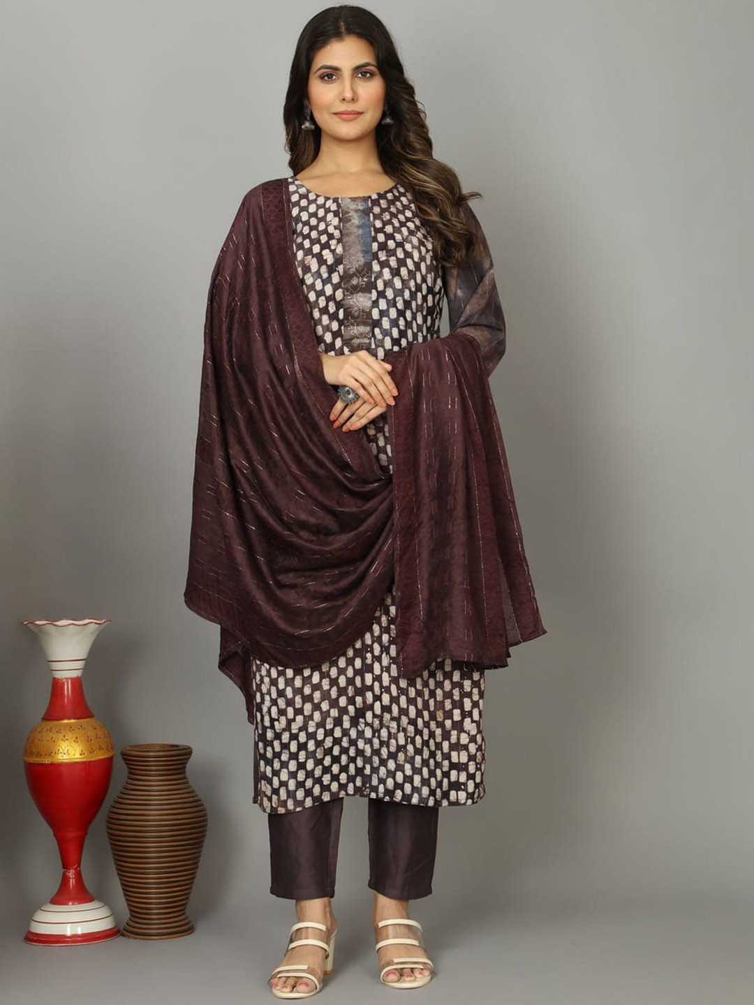 OEQUAL Women Kurta Sets, Coffee brown
OEQUAL Women Kurta Sets, Coffee brown