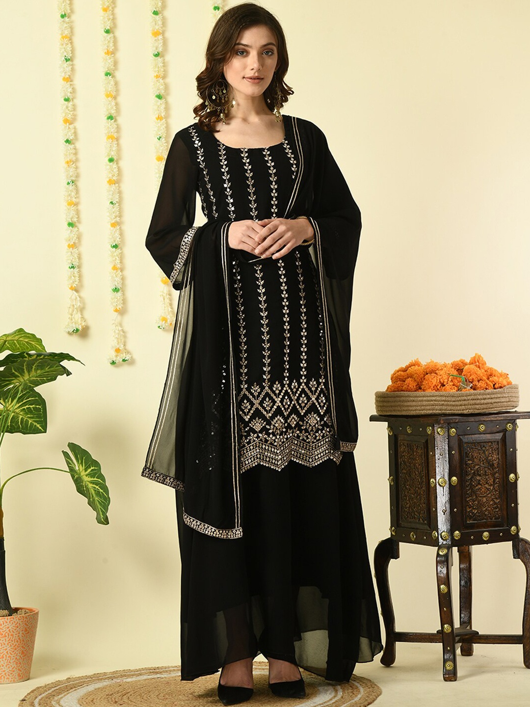KALINI Ethnic Motifs Embroidered Thread Work Detailed Straight Kurta & Skirt With Dupatta, Black
KALINI Ethnic Motifs Embroidered Thread Work Detailed Straight Kurta & Skirt With Dupatta, Black