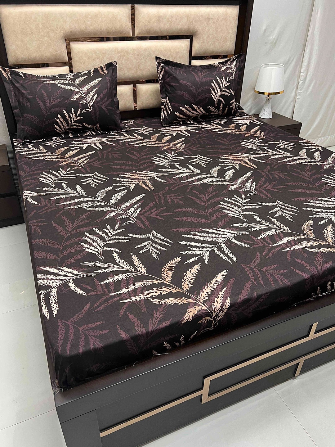 Pure Decor Castle Purple & Beige Floral 162 TC Fitted King Bedsheet with 2 Pillow Covers
Pure Decor Castle Purple & Beige Floral 162 TC Fitted King Bedsheet with 2 Pillow Covers
