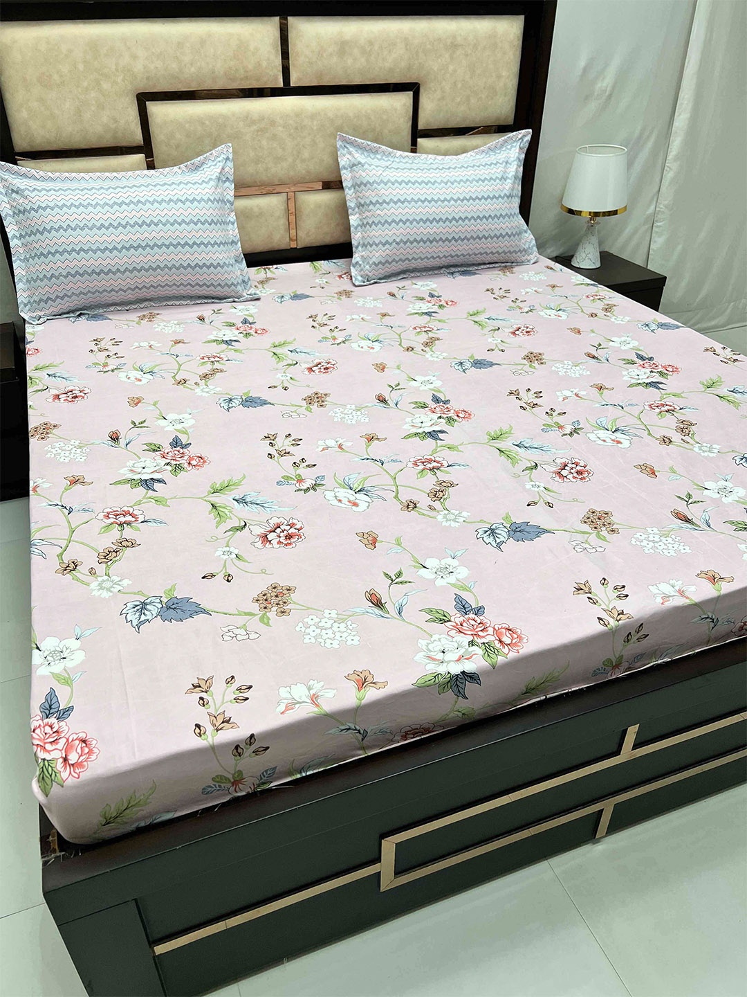 Pure Decor Leisure Fur Pink & Blue Floral 240 TC Super King Bedsheet with 2 Pillow Covers
Pure Decor Leisure Fur Pink & Blue Floral 240 TC Super King Bedsheet with 2 Pillow Covers