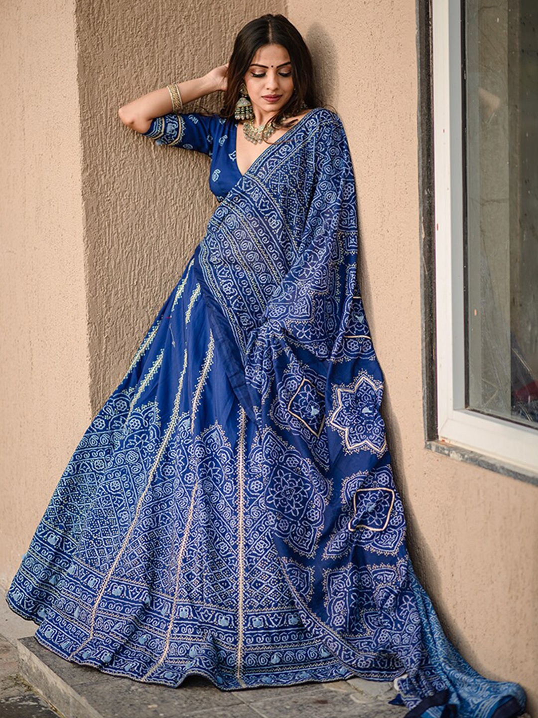 LOOKNBOOK ART Ethnic Motifs Printed Semi-Stitched Lehenga & Unstitched Blouse With Dupatta, Navy blue
LOOKNBOOK ART Ethnic Motifs Printed Semi-Stitched Lehenga & Unstitched Blouse With Dupatta, Navy blue