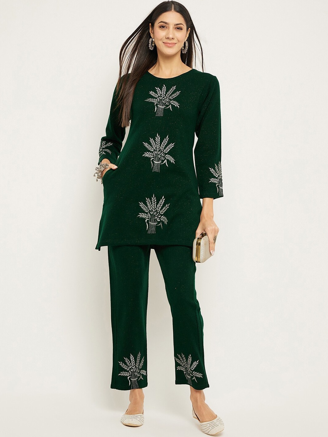 Zigo Winter Wear Floral Embroidered Thread Work Acrylic Straight Kurta with Trousers, Green
Zigo Winter Wear Floral Embroidered Thread Work Acrylic Straight Kurta with Trousers, Green