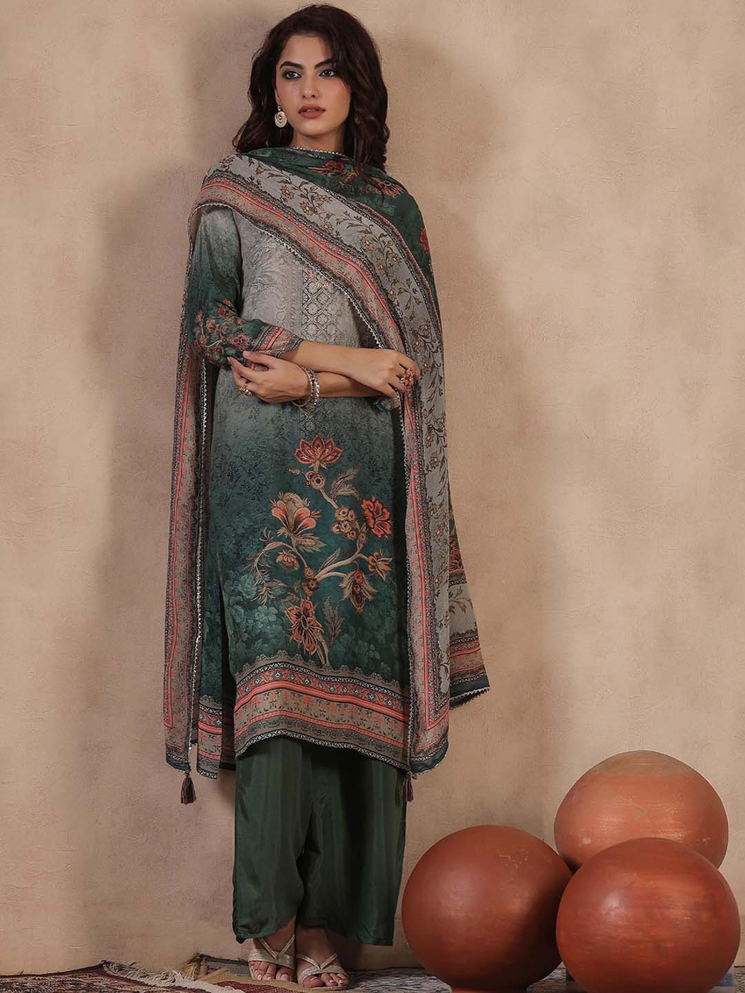 SCAKHI Floral Printed Regular Mirror Work Straight Kurta With Trousers & Dupatta, Green
SCAKHI Floral Printed Regular Mirror Work Straight Kurta With Trousers & Dupatta, Green