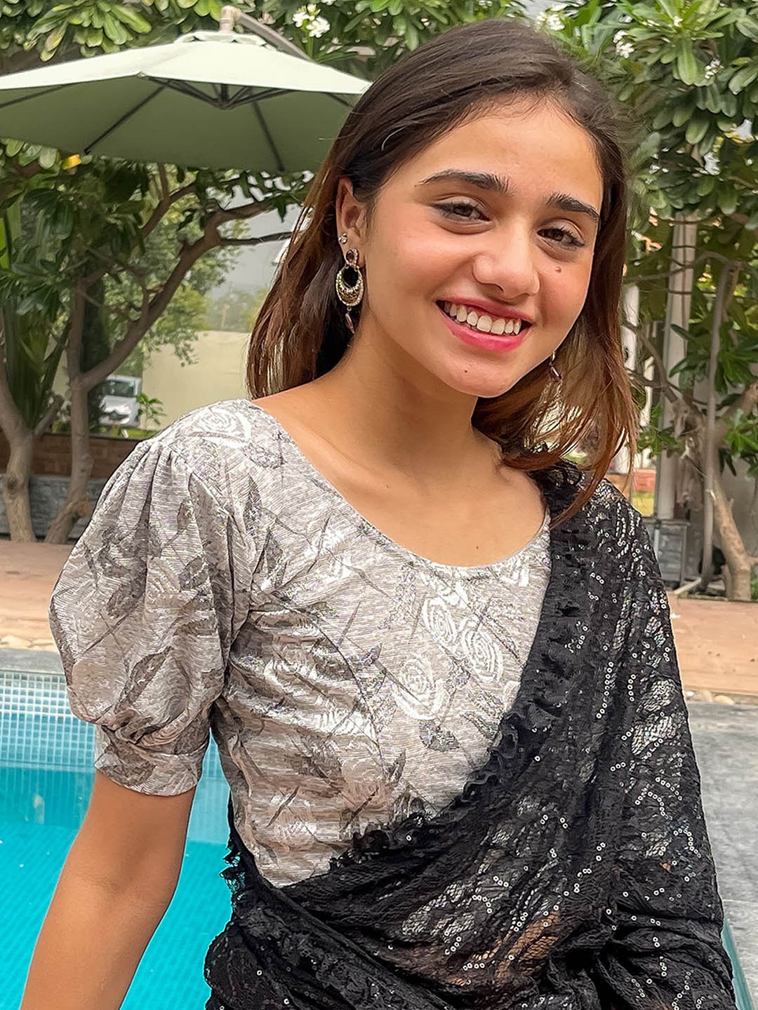 Bindigasm's Advi Floral Woven Design Puff Sleeves Jacquard Stretchable Saree Blouse, Silver
Bindigasm's Advi Floral Woven Design Puff Sleeves Jacquard Stretchable Saree Blouse, Silver