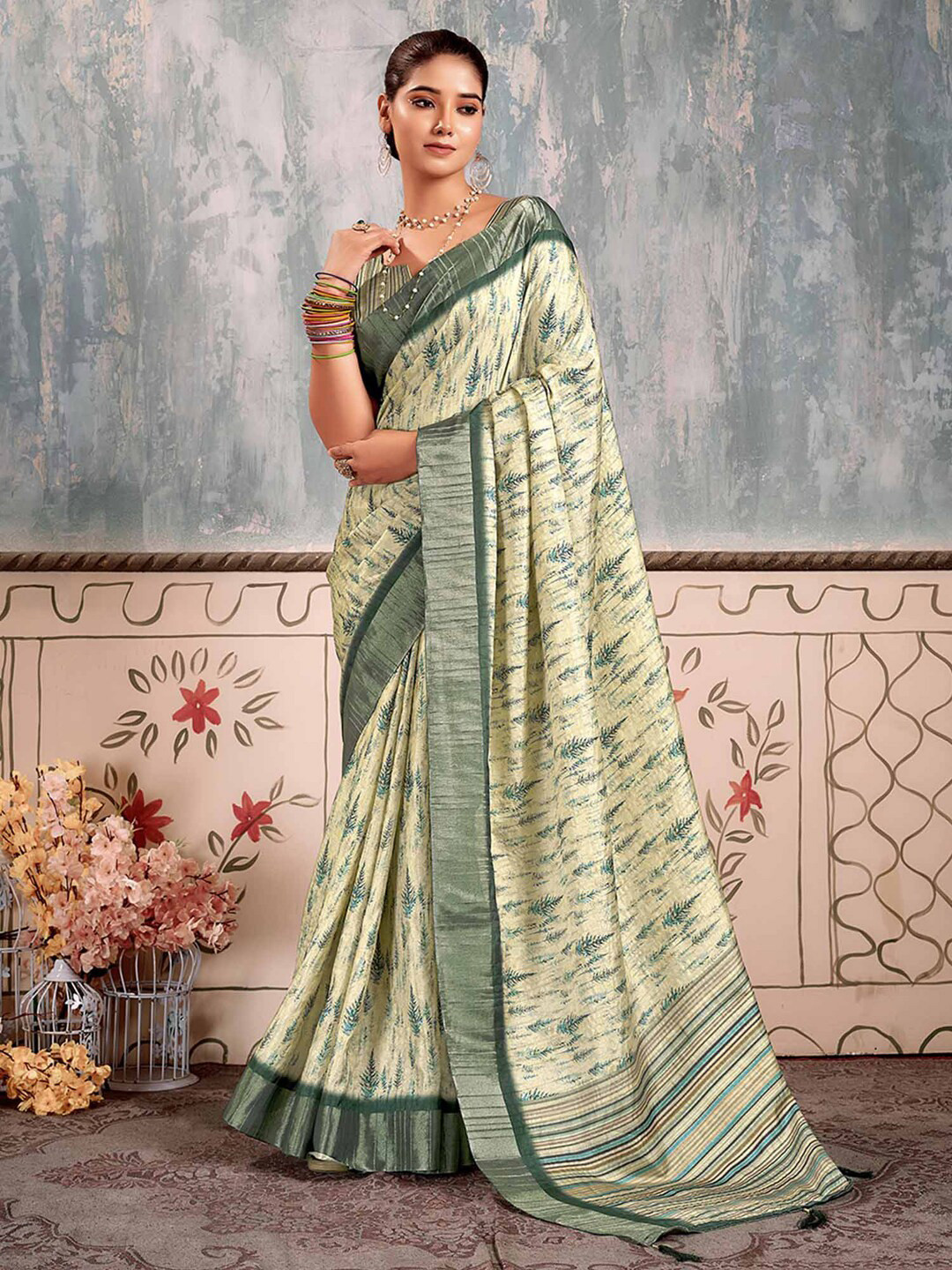 Mitera Ethnic Zari Printed Designer Party Wear Sungudi Saree, Beige 
Mitera Ethnic Zari Printed Designer Party Wear Sungudi Saree, Beige